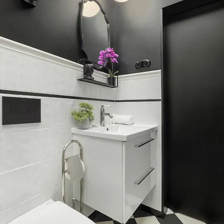 Fabryczna Apartament Pelen Barw Centrum Lodzi By Renters Apartment