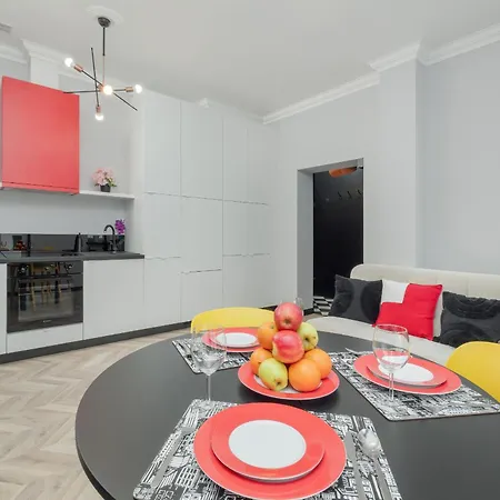 Apartment Fabryczna Apartament Pelen Barw Centrum Lodzi By Renters Lodz