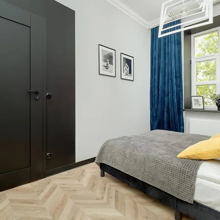 Fabryczna Apartament Pelen Barw Centrum Lodzi By Renters Apartment