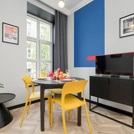 Fabryczna Apartament Pelen Barw Centrum Lodzi By Renters *
