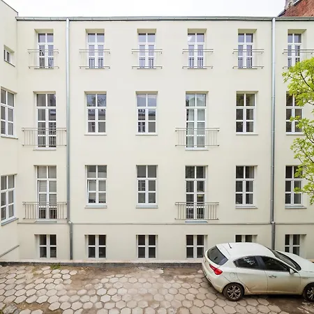 Apartment Fabryczna Apartament Pelen Barw Centrum Lodzi By Renters *